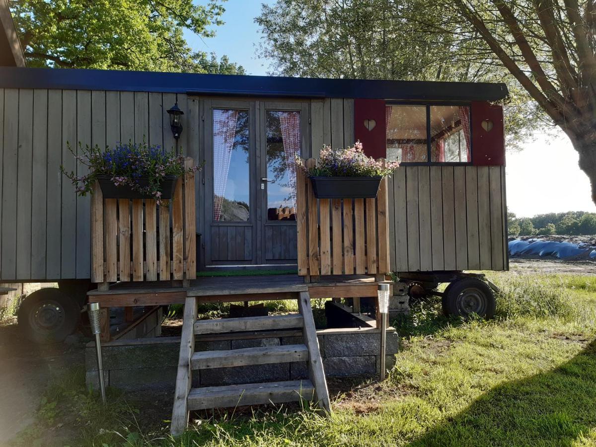Pipowagen 'Klein Hoonhorst' Apartment Путен Екстериор снимка