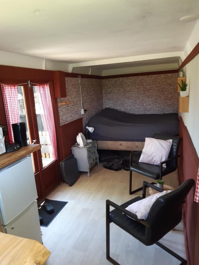 Pipowagen 'Klein Hoonhorst' Apartment Путен Екстериор снимка